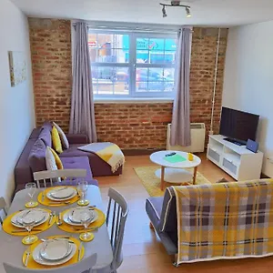 Flat 3 Lovely Spacious Available For Guests Parking Wifi Southampton